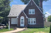 FREE STANDING RESIDENTIAL/COMMERCIAL BUILDING